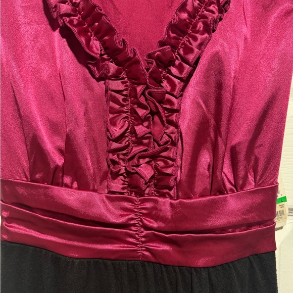 Bebop Fuchsia Ruffled V-Neck Top - Picture 5 of 7